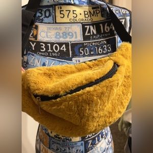 Fanny pack, goldenrod